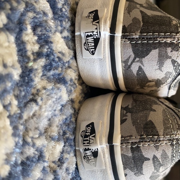 Vans shark pattern - Picture 2 of 4